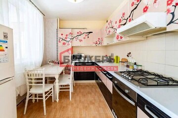 2-к квартира, 54 м², 1/10 эт.