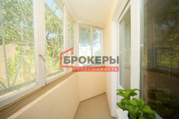 2-к квартира, 50 м², 1/12 эт.