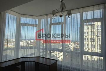 2-к квартира, 69,8 м², 8/10 эт.