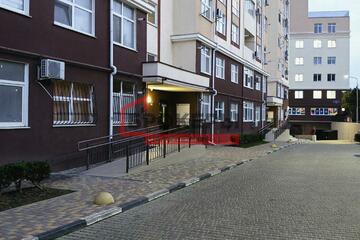 2-к квартира, 58 м², 1/9 эт.