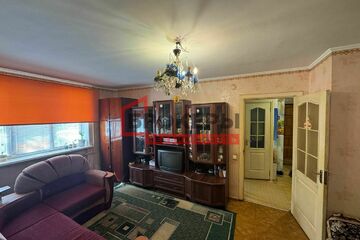 2-к квартира, 42,7 м², 1/5 эт.