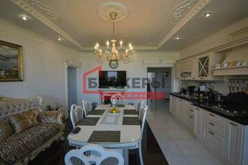 3-к квартира, 124 м², 3/8 эт.