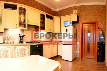 2-к квартира, 70 м², 4/4 эт.