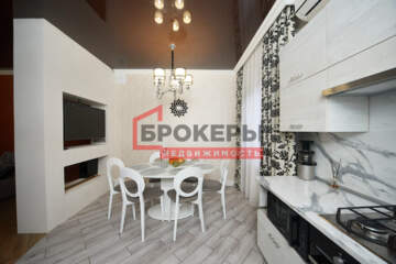 Дом, 208 м², 2 эт.