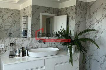 Дом, 250 м², 2 эт.