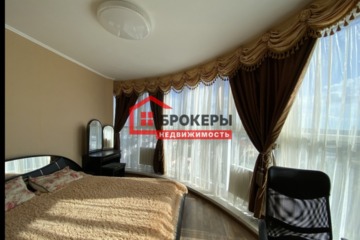 2-к квартира, 72 м², 8/10 эт.