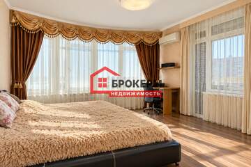 2-к квартира, 72 м², 8/10 эт.